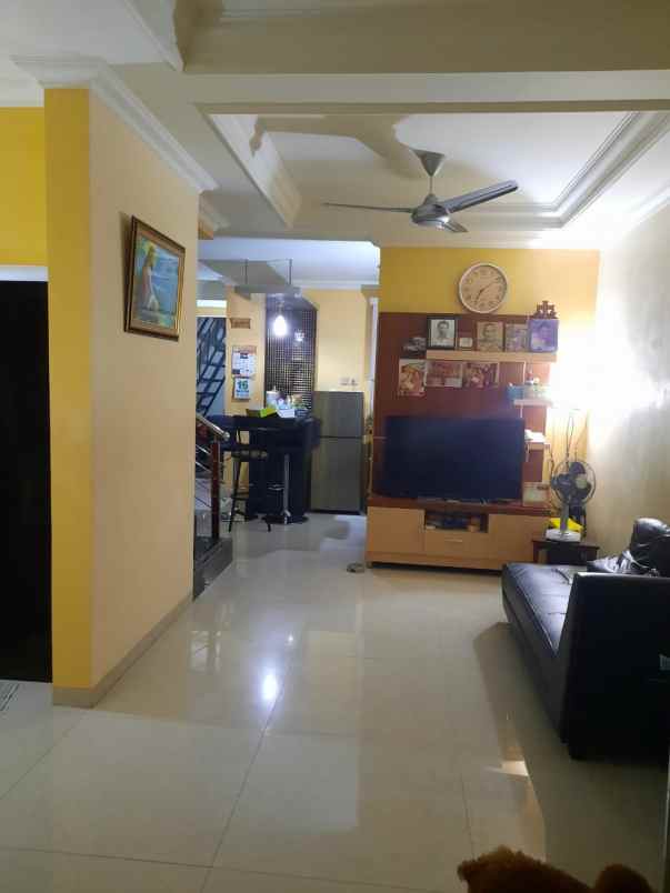 dijual rumah di kelapa gading
