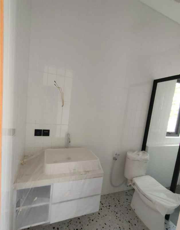 dijual rumah di pesanggrahan jakarta selatan