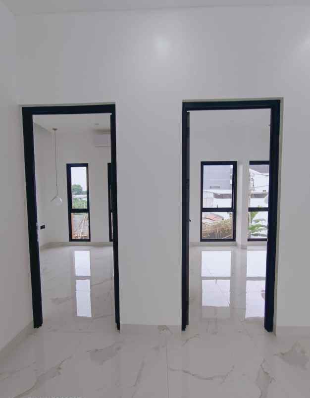 dijual rumah di pesanggrahan jakarta selatan