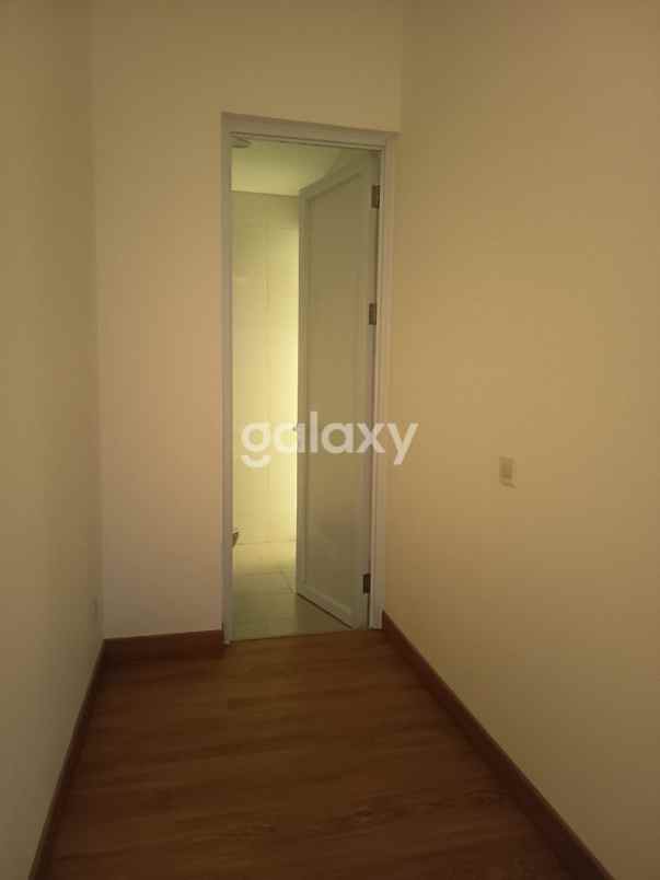 dijual rumah dian istana