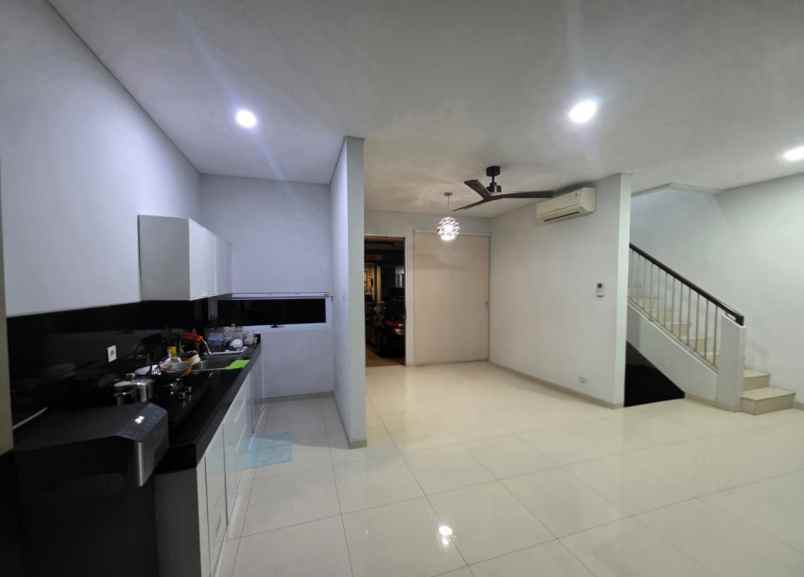dijual rumah discovery bintaro
