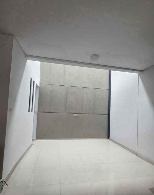 dijual rumah discovery bintaro