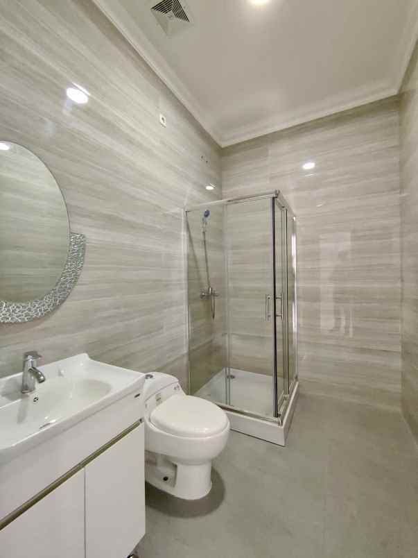 dijual rumah duren sawit