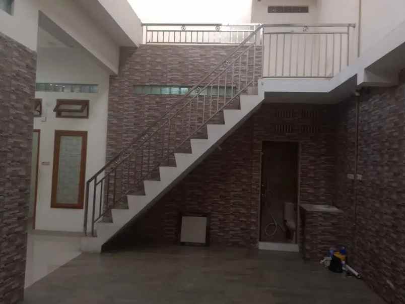 dijual rumah duren sawit