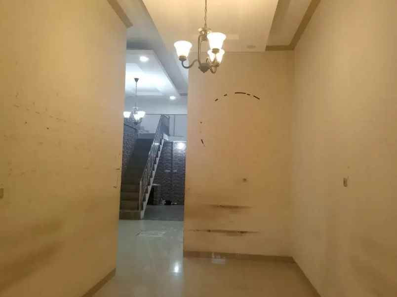 dijual rumah duren sawit