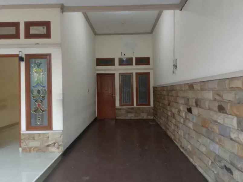dijual rumah duren sawit