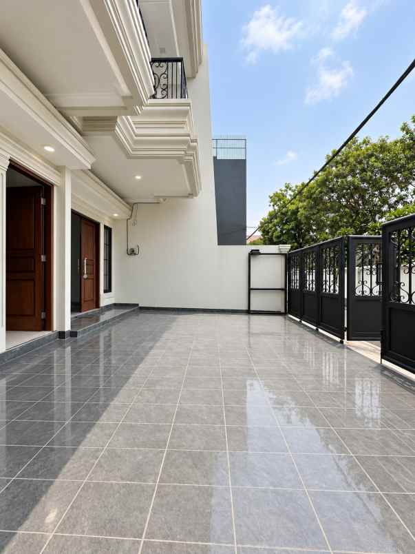 dijual rumah duren sawit