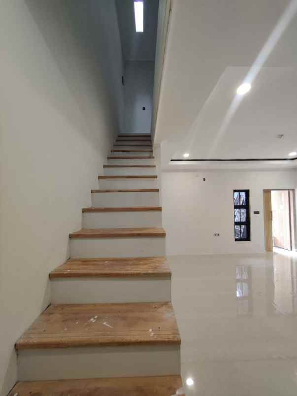 dijual rumah duren sawit jakarta timur