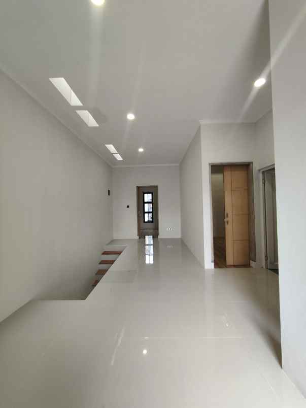 dijual rumah duren sawit jakarta timur