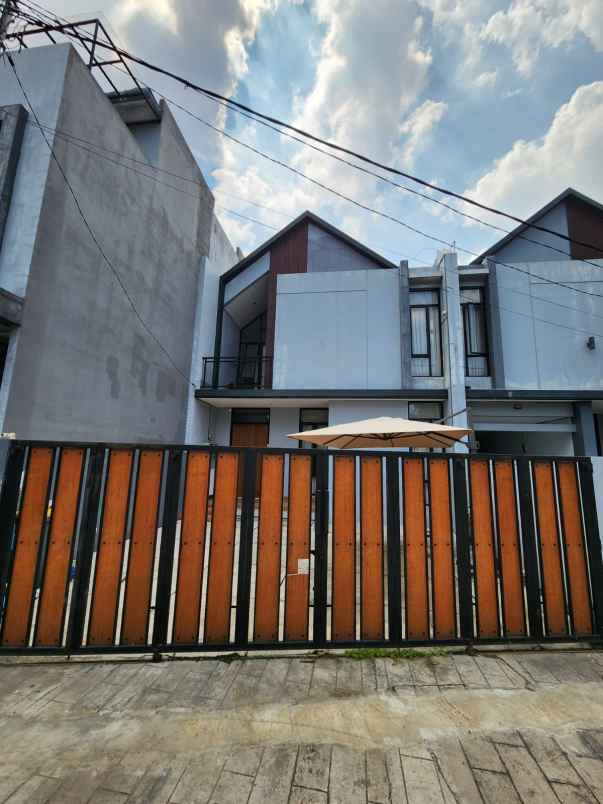 dijual rumah duren sawit jakarta timur