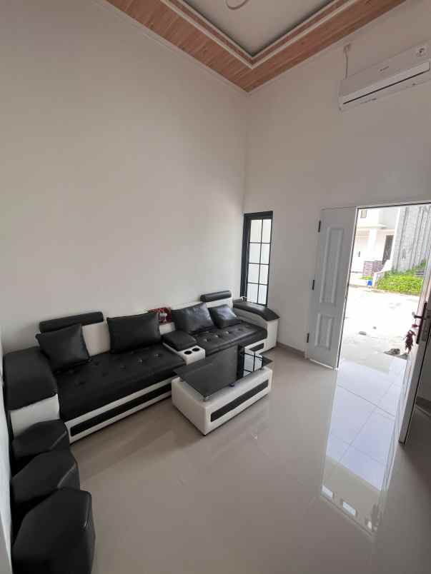 dijual rumah eropa klasik 15 menit ke stasiun citayam