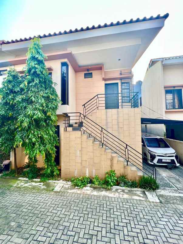 dijual rumah gading viera pisangan timur