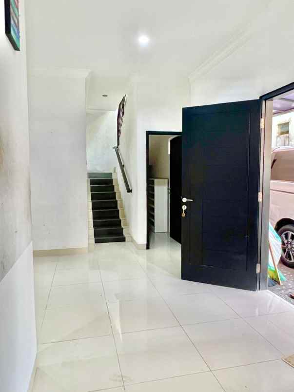 dijual rumah gading viera pisangan timur