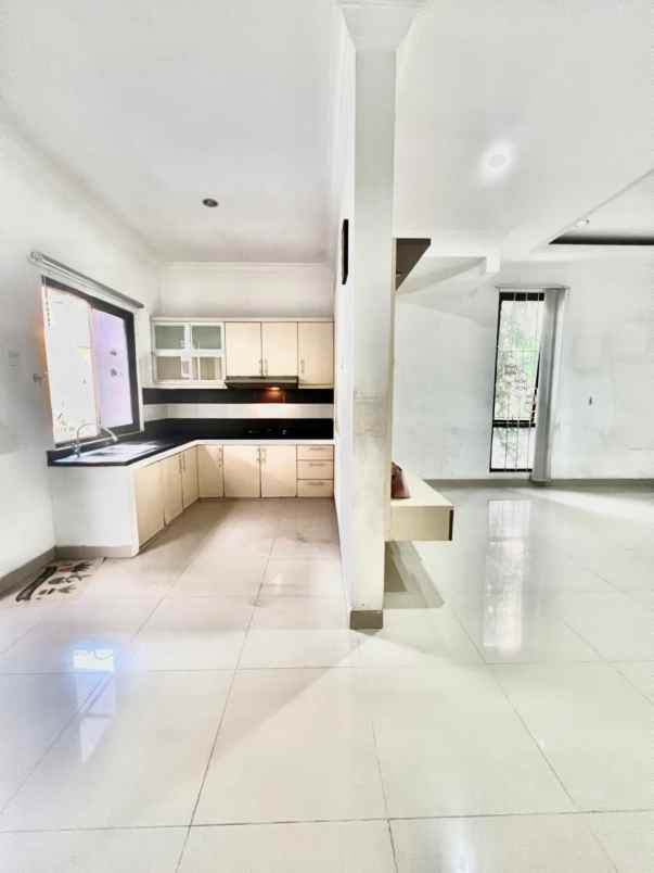 dijual rumah gading viera pisangan timur