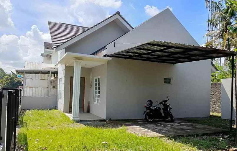 dijual rumah gamping