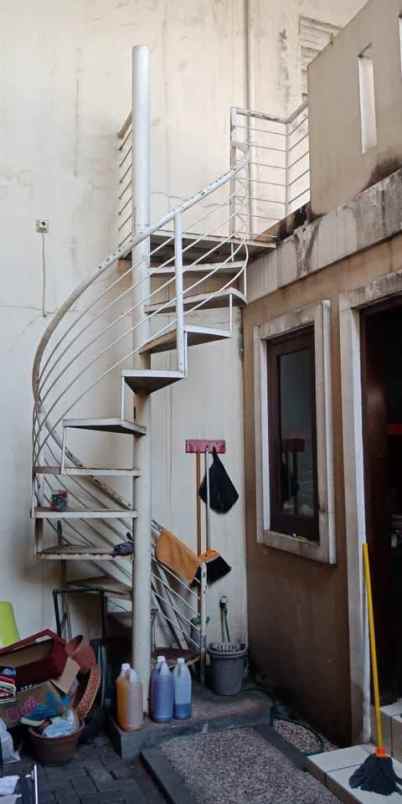 dijual rumah gayungsari