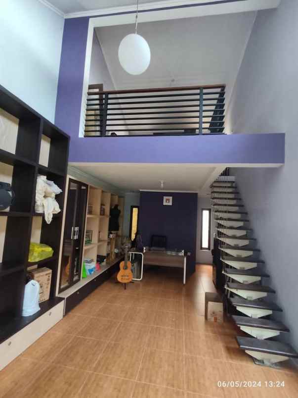 dijual rumah gayungsari