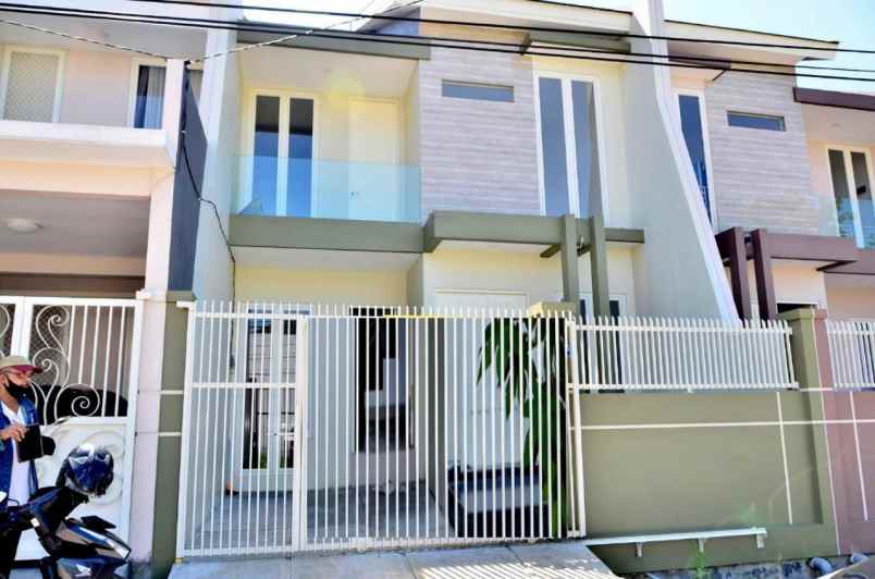 dijual rumah gayungsari