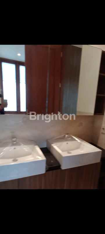 dijual rumah gedung hijau pondok indah