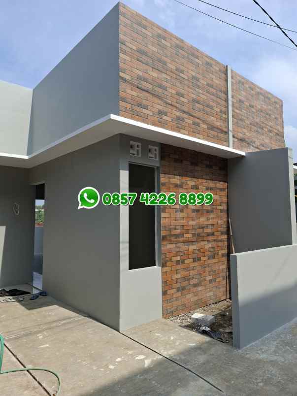 dijual rumah grafika raya