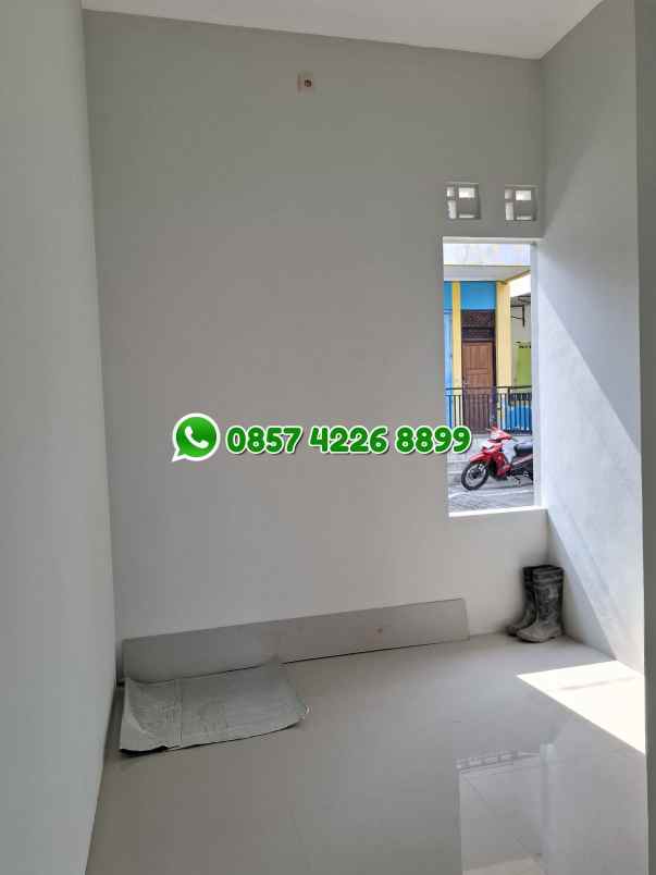 dijual rumah grafika raya