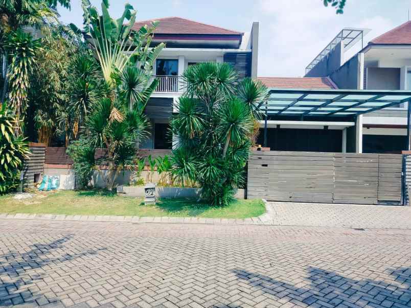 dijual rumah graha famili