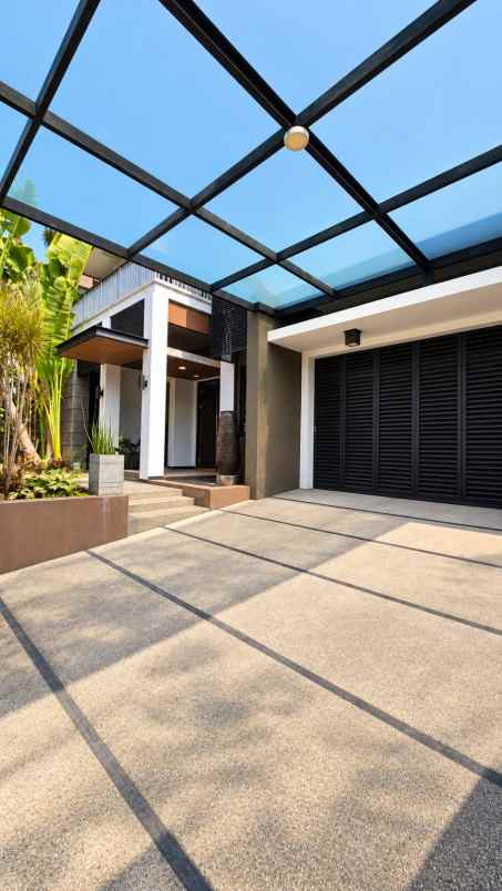 dijual rumah graha famili