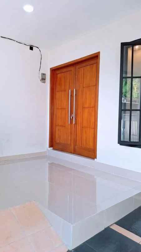 dijual rumah graha indah medokan ayu