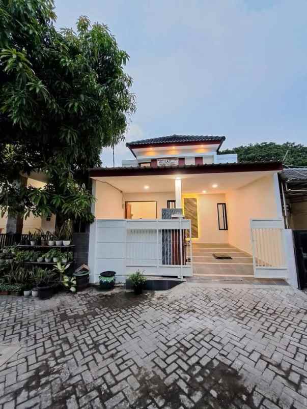 dijual rumah graha indah medokan ayu