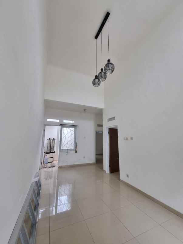 dijual rumah grand pinus regency