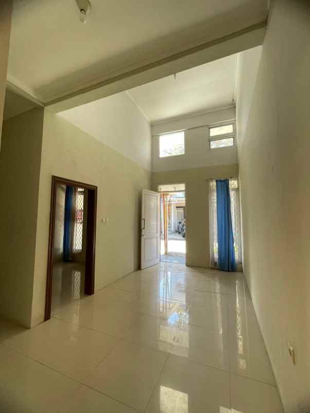 dijual rumah grand pinus regency