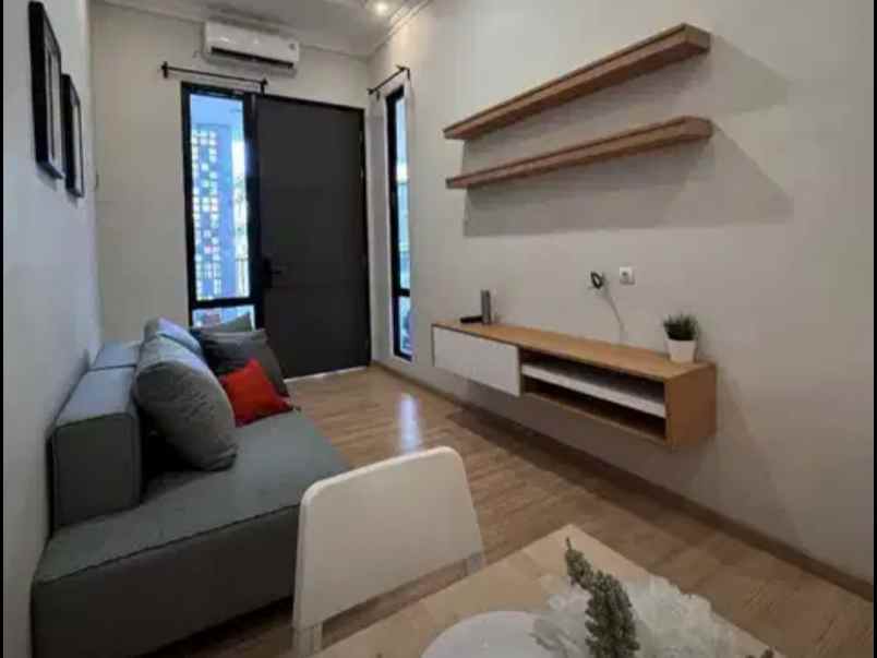 dijual rumah griya asri pakuwon city