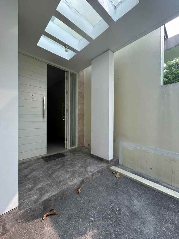 dijual rumah griya galaxy merr