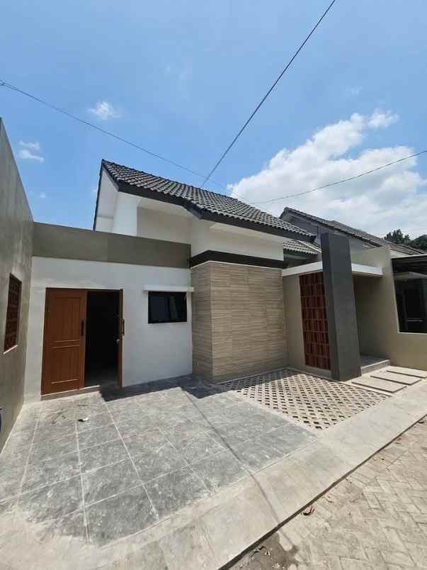 dijual rumah grogol