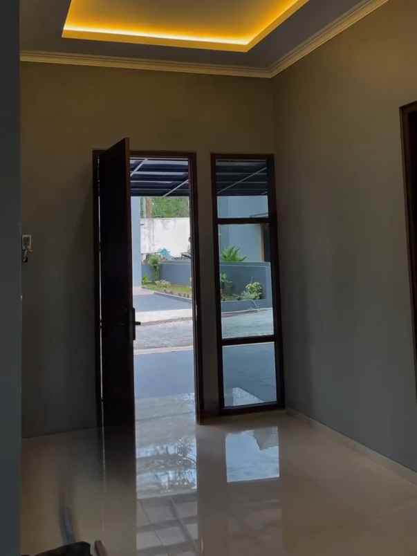 dijual rumah gunung pati