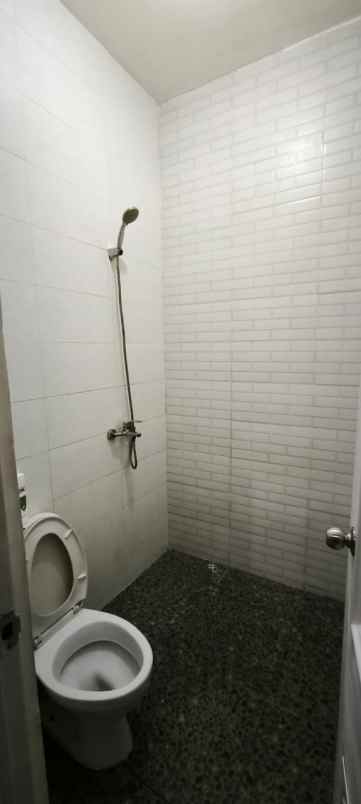 dijual rumah harapan indah