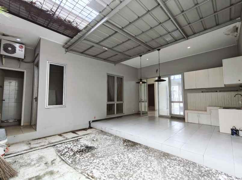 dijual rumah harapan indah