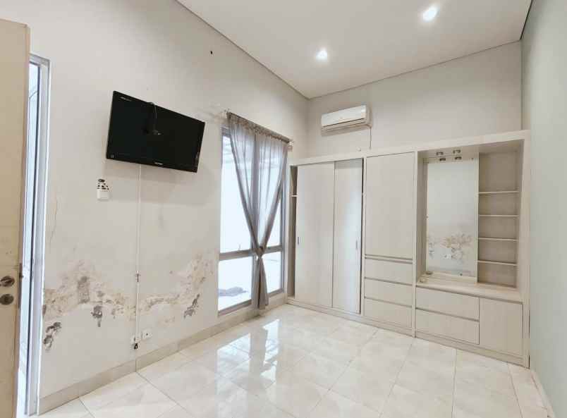 dijual rumah harapan indah