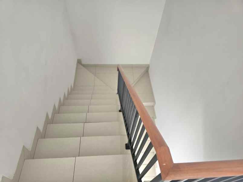 dijual rumah harapan indah cluster arana