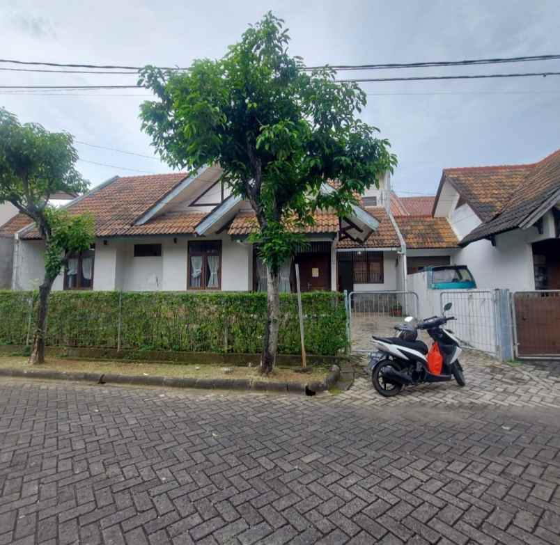 dijual rumah harga bagus di kemang pratama bekasi