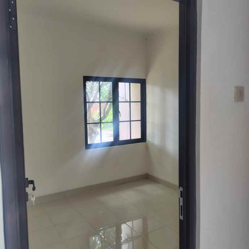 dijual rumah hook siap huni di bintaro hill tangsel
