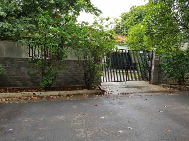 dijual rumah hook strategis cempaka putih timur