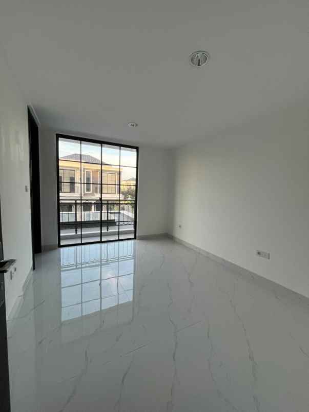 dijual rumah hook villa pasir putih 5 pik2 type walnut