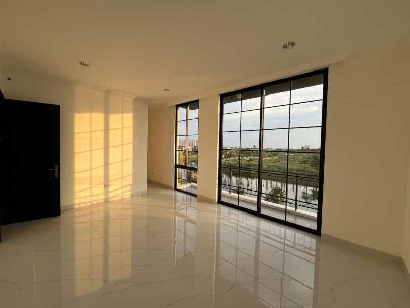 dijual rumah hook villa pasir putih 5 pik2 type walnut