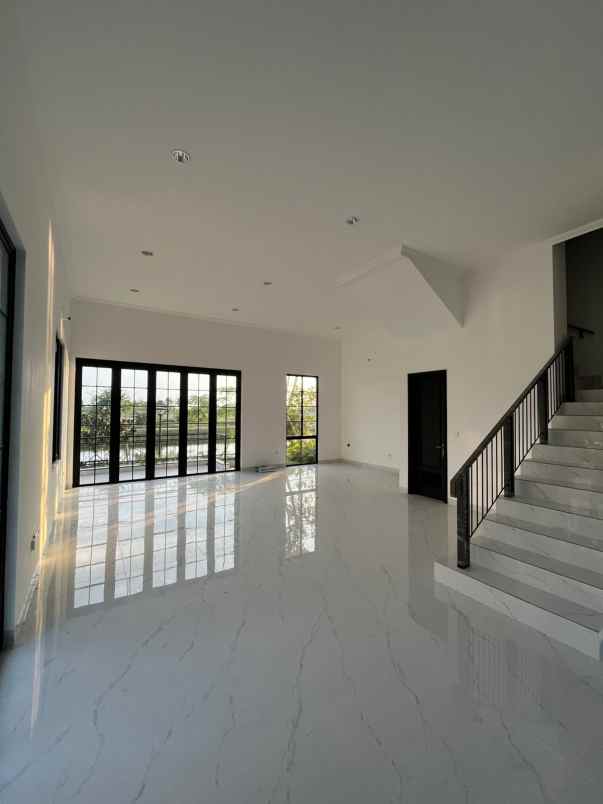 dijual rumah hook villa pasir putih 5 pik2 type walnut