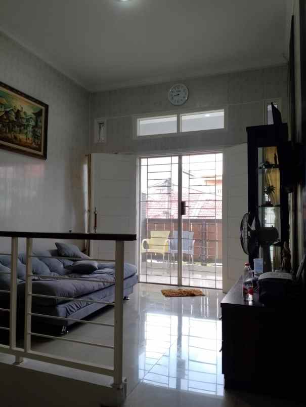 dijual rumah jakasetia