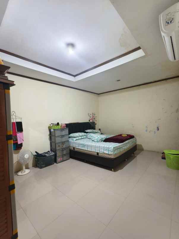 dijual rumah jakasetia