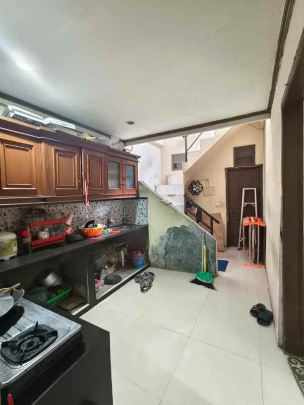 dijual rumah jakasetia