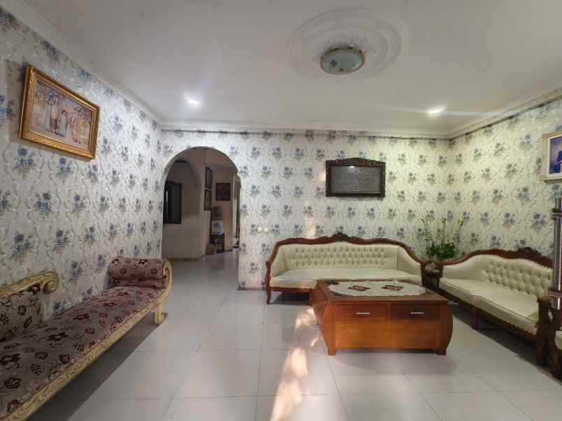 dijual rumah jakasetia