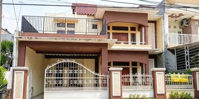dijual rumah jakasetia